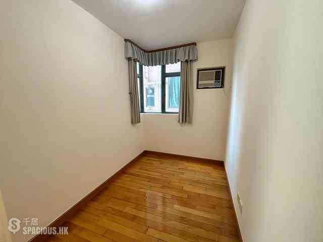 Sheung Wan - Queen's Terrace 04
