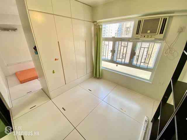 Sai Ying Pun - Fung Yu Building 07