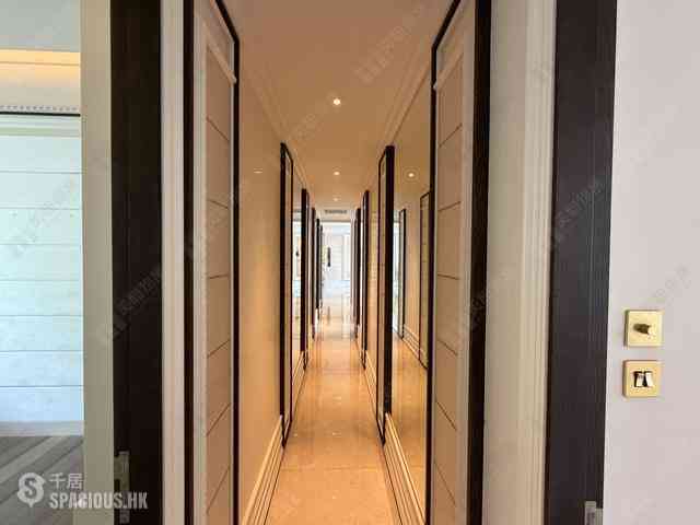 Mid Levels West - Cluny Park 03