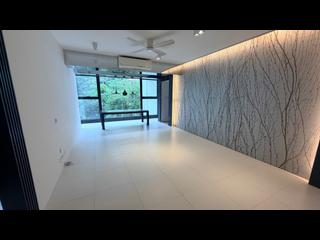 Mid Levels West - Peace Court 02