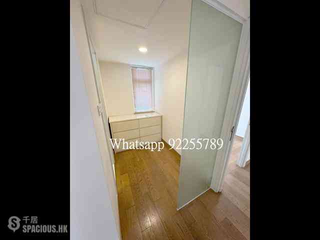 Soho - Centrestage 05