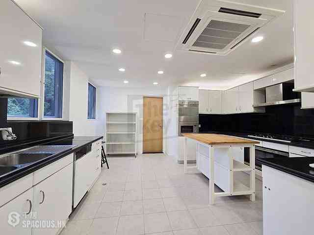 Mid Levels Central - Rose Gardens 12