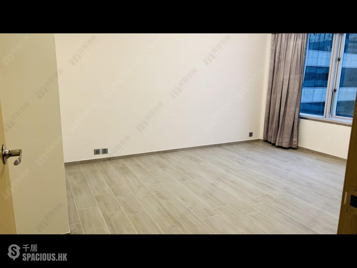 Wan Chai - Convention Plaza Apartments 01