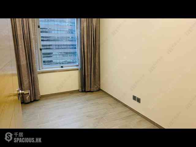 Wan Chai - Convention Plaza Apartments 08