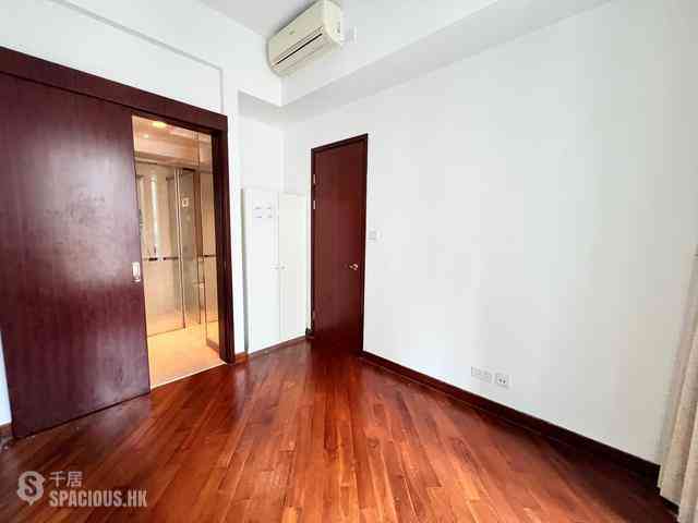 Wan Chai - The Avenue 08
