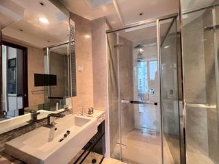 Wan Chai - The Avenue 10