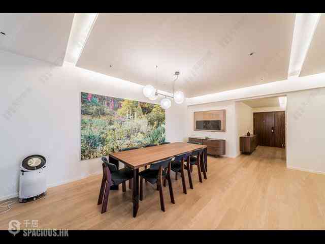 Mid Levels Central - Clovelly Court 03