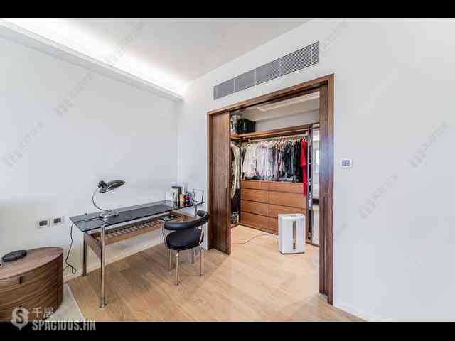 Mid Levels Central - Clovelly Court 04