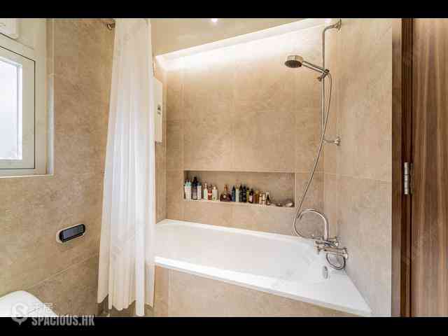 Mid Levels Central - Clovelly Court 05