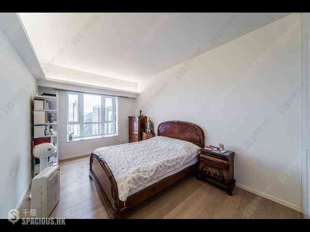 Mid Levels Central - Clovelly Court 06
