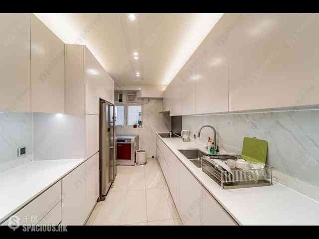 Mid Levels Central - Clovelly Court 07