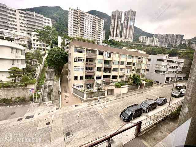 Happy Valley - Antonia House 02
