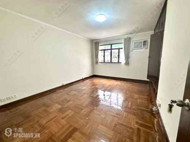 Happy Valley - Antonia House 10