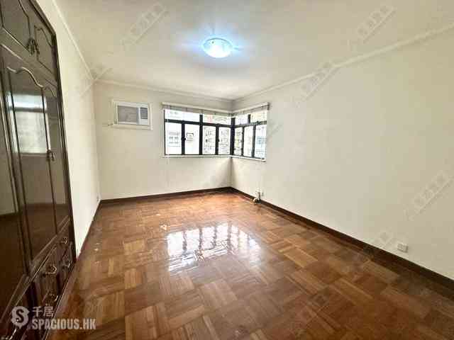 Happy Valley - Antonia House 12