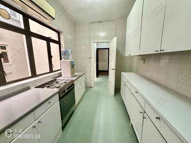 Happy Valley - Antonia House 14