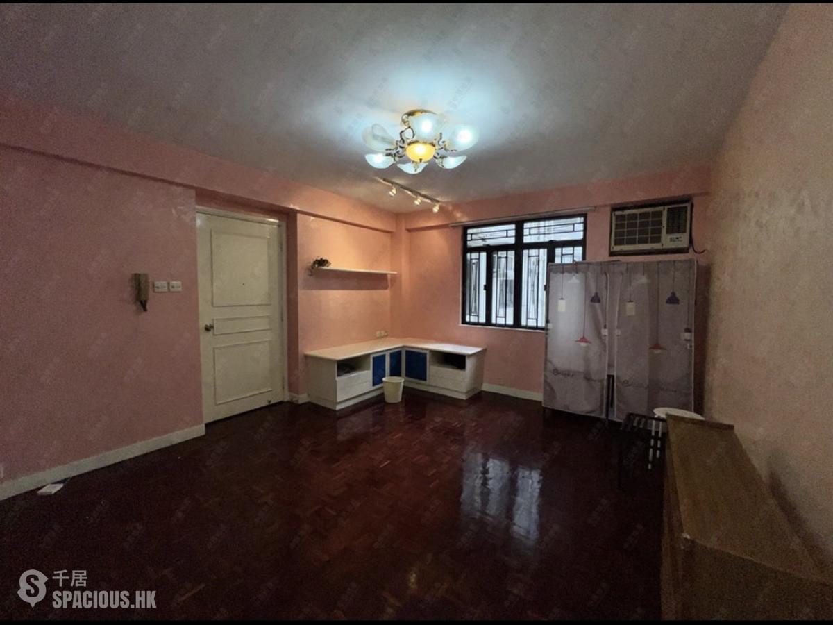 Sai Ying Pun - Wing Cheung Court 01