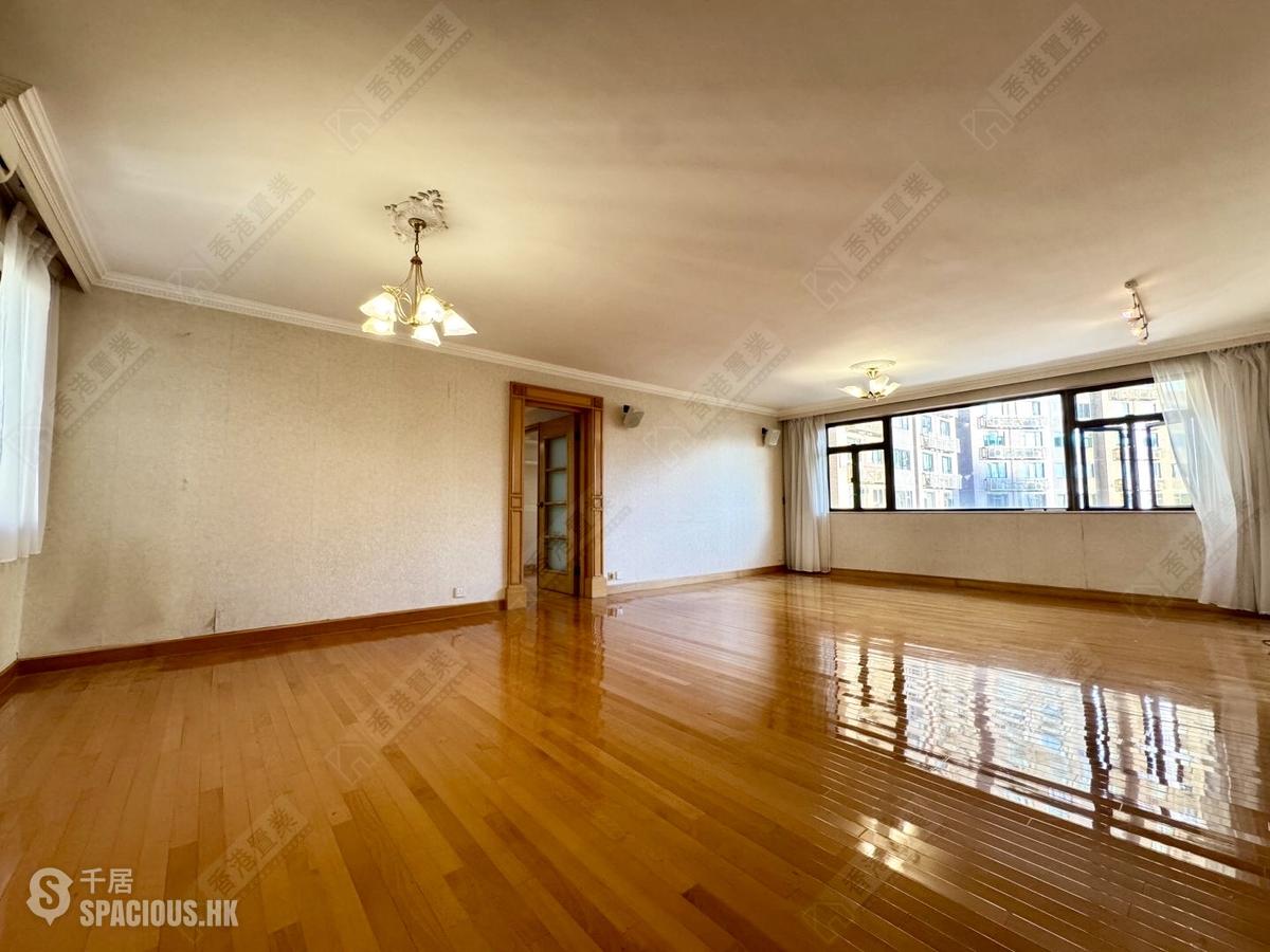 Jardines Lookout - Butler Towers 01