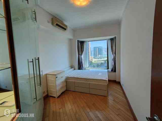 Hung Hom - Royal Peninsula Block 1 03