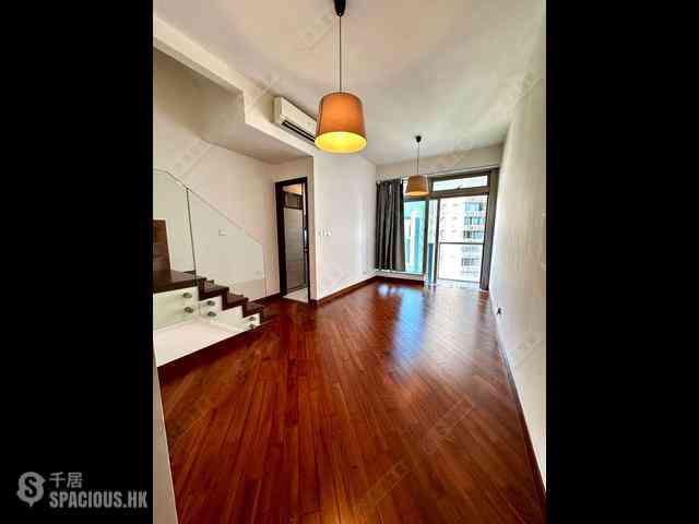 Wan Chai - The Avenue 01