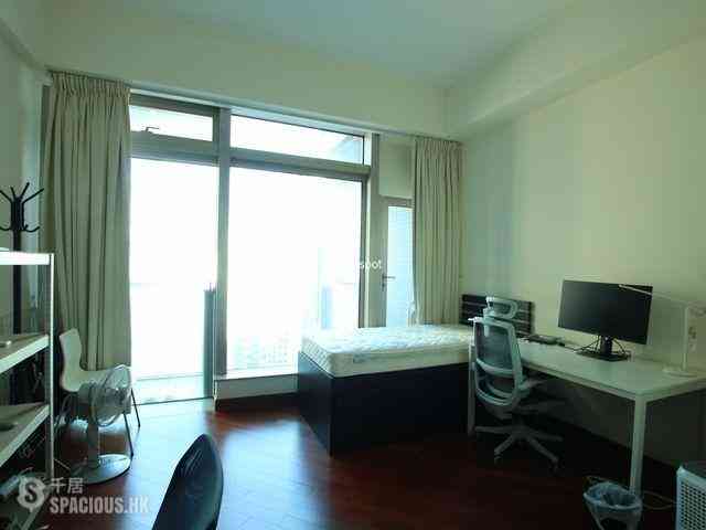 Wan Chai - The Avenue Phase 2 01