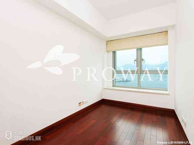 West Kowloon - The Harbourside 09