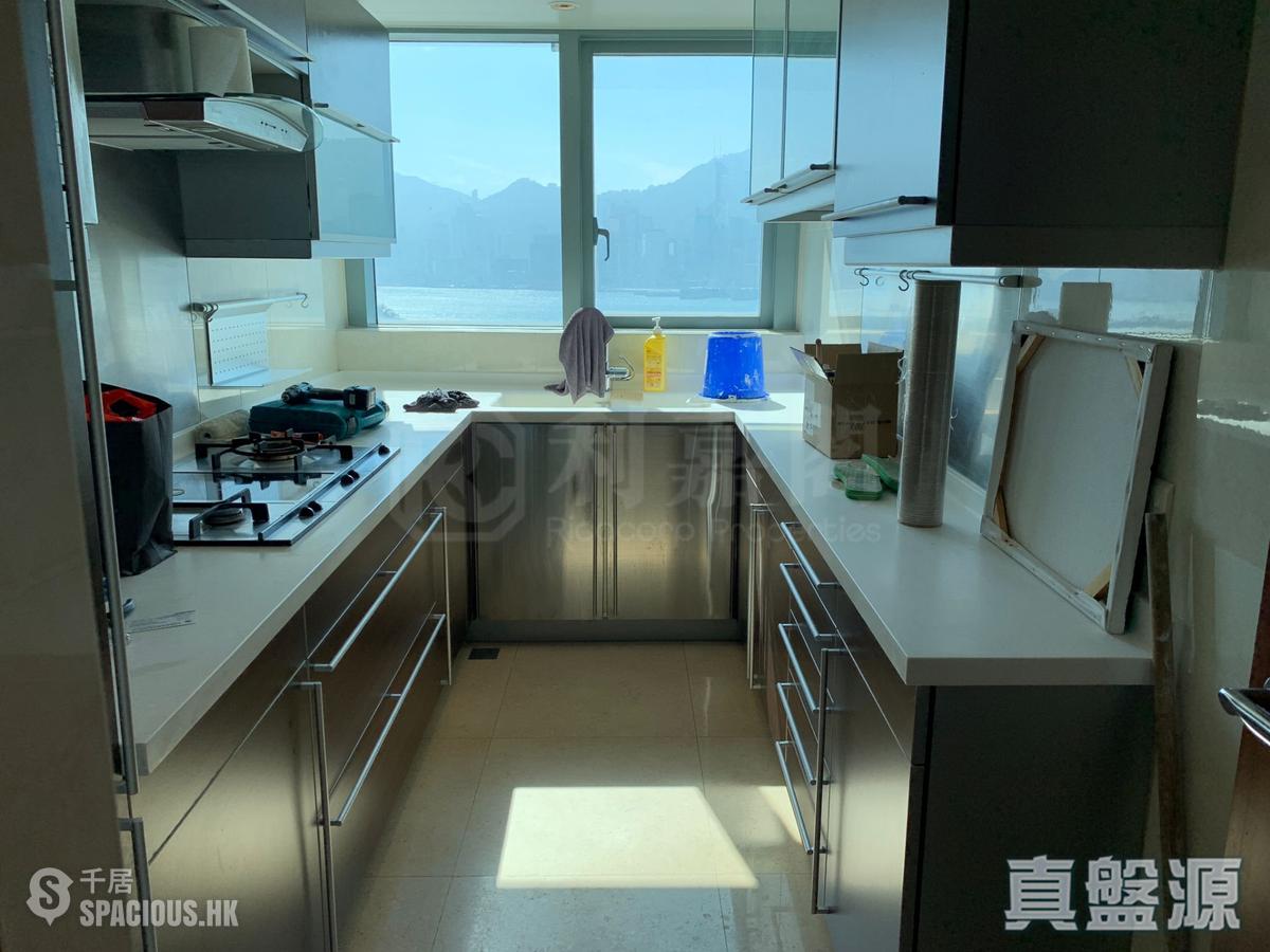 West Kowloon - The Harbourside Block 1 01
