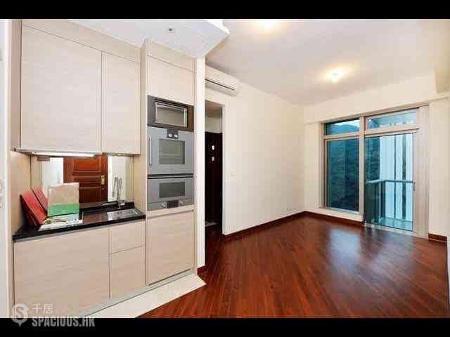 Wan Chai - The Avenue 01