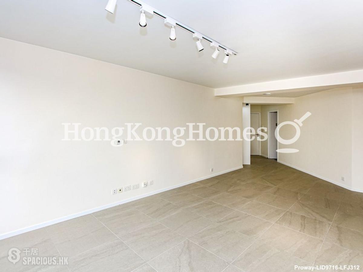 Stubbs Road - Crescent Heights 01
