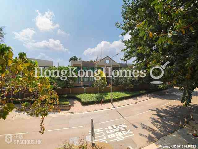 Stanley - Grosse Pointe Villa 02