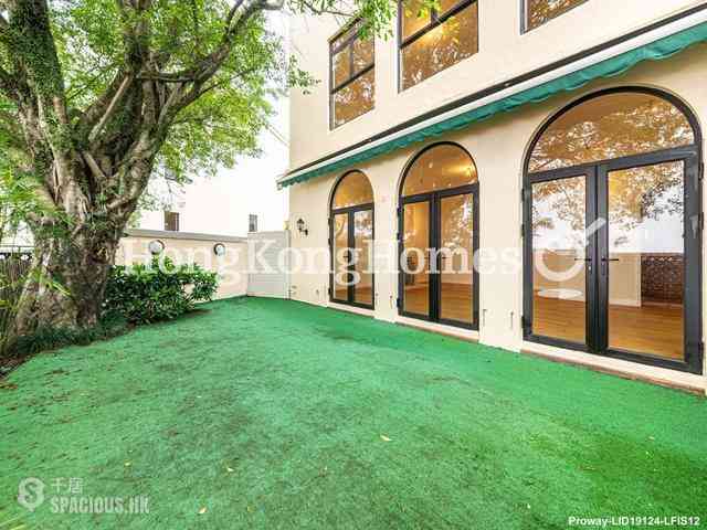 The Peak - Strawberry Hill 01