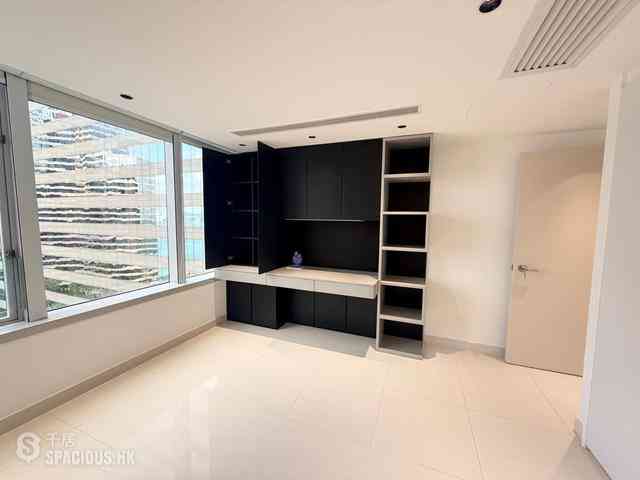 Wan Chai - Convention Plaza Apartments 03