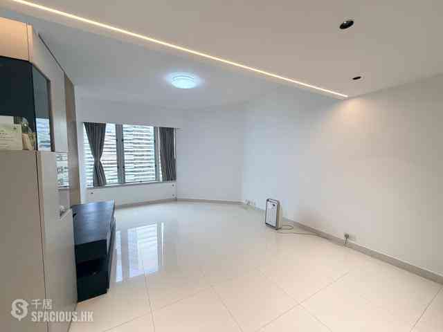 Wan Chai - Convention Plaza Apartments 06