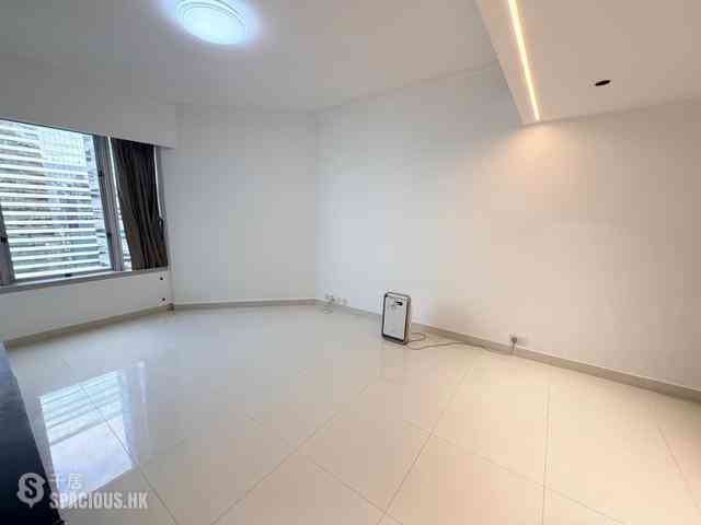 Wan Chai - Convention Plaza Apartments 07