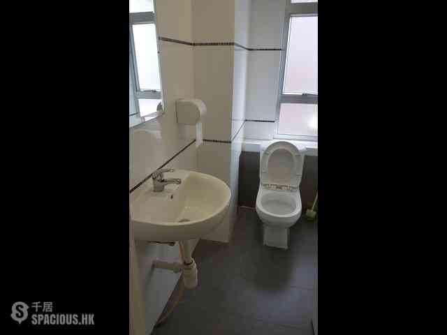 Kwun Tong - Crown Industrial Building 02