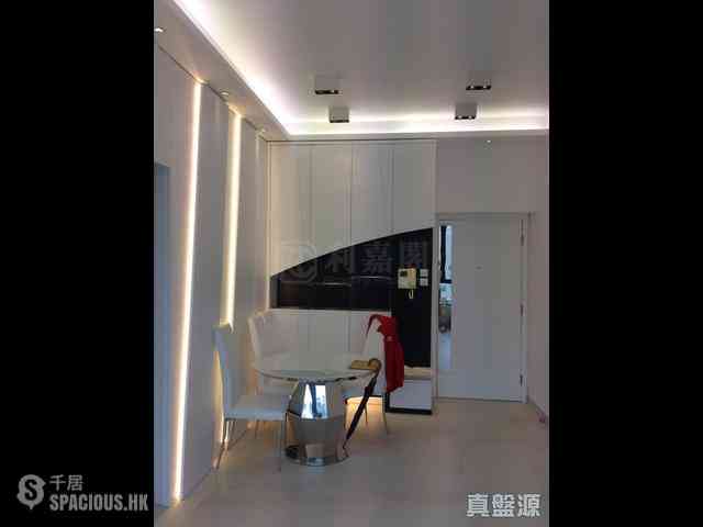 West Kowloon - The Arch Sky Tower (Block 1) 04