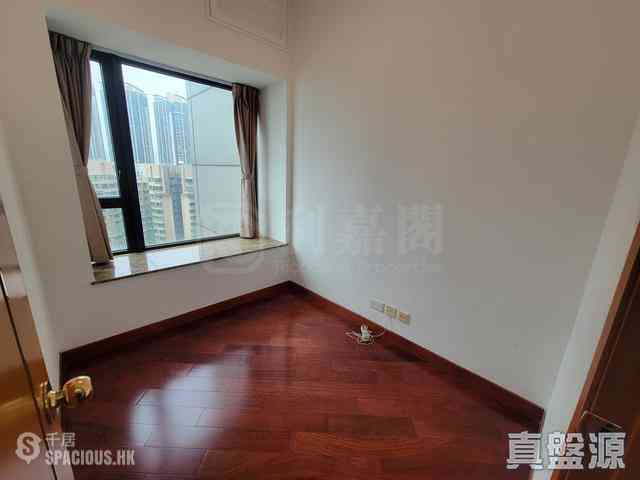 West Kowloon - The Arch Sky Tower (Block 1) 03