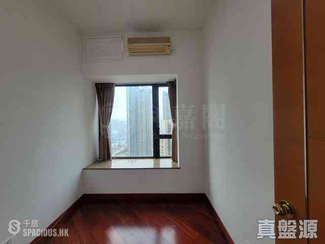 West Kowloon - The Arch Sky Tower (Block 1) 04