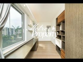 The Peak - Vivian Court 14