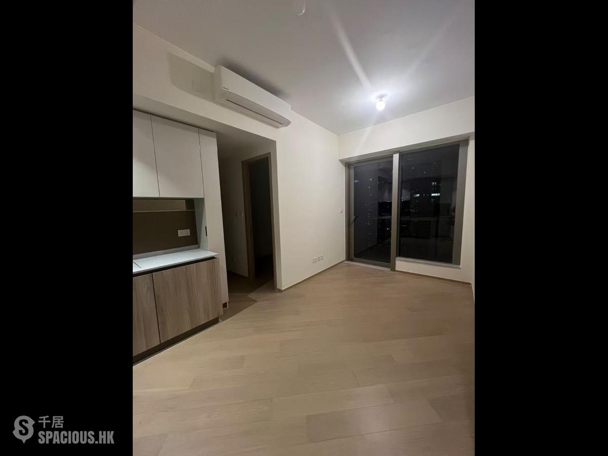 Lohas Park - Lohas Park Phase 11C Villa Garda II Tower 2B 01