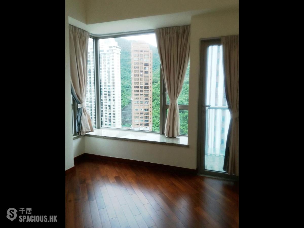 Wan Chai - The Avenue 01