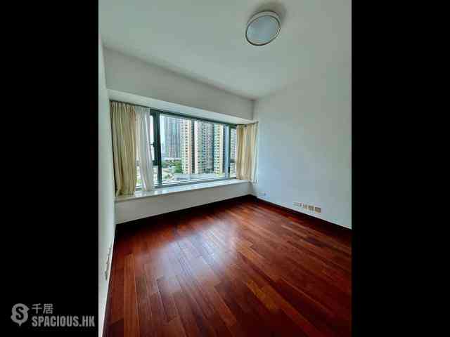 West Kowloon - The Harbourside 05