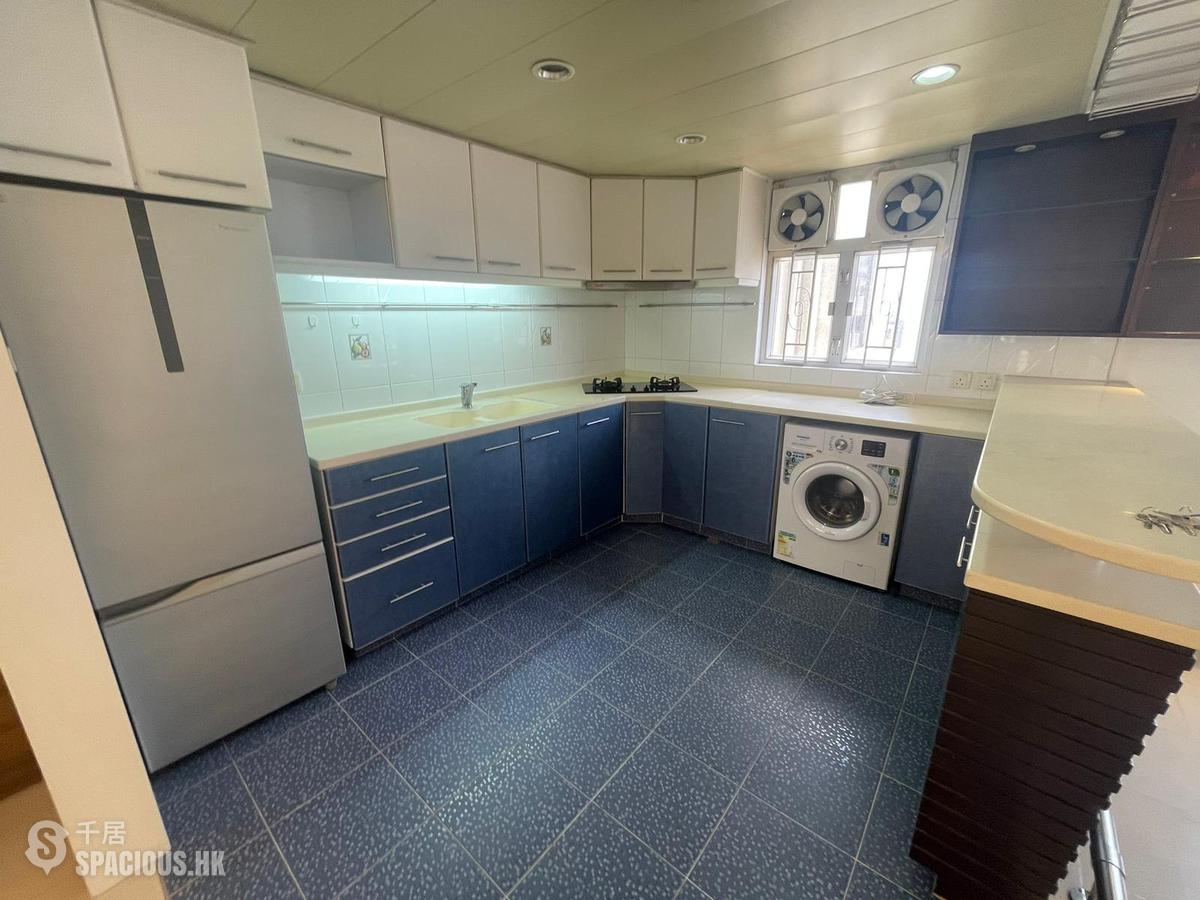 Sai Ying Pun - Wing Cheung Court 01