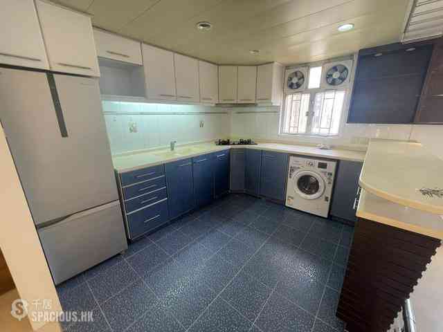 Sai Ying Pun - Wing Cheung Court 01