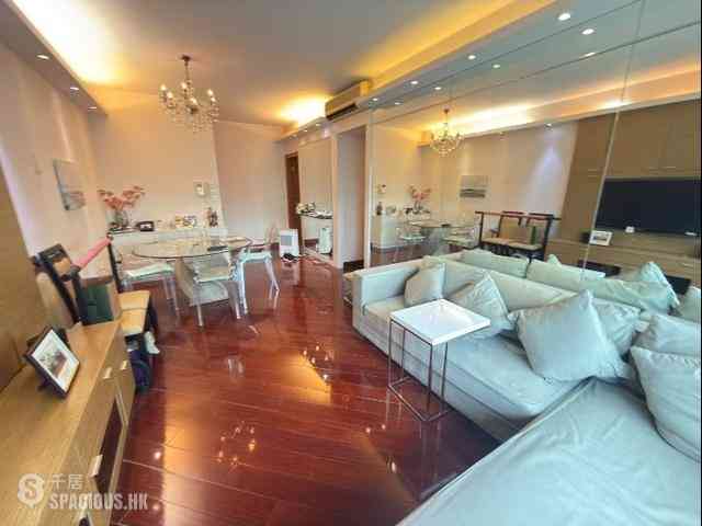 West Kowloon - The Arch Star Tower (Block 2) 02