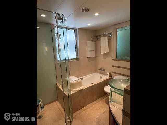 West Kowloon - The Harbourside Block 3 04