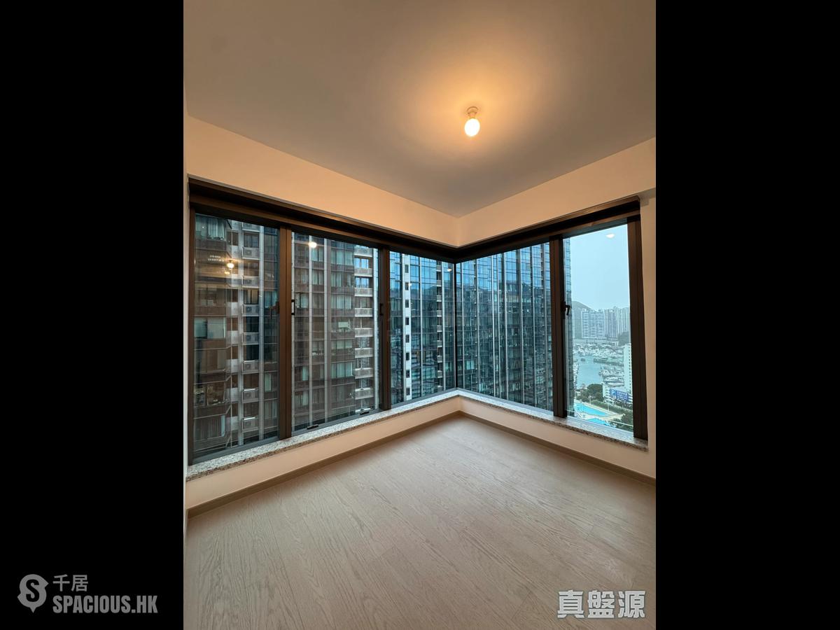 Wong Chuk Hang - The Southside Phase 3C Blue Coast II 01