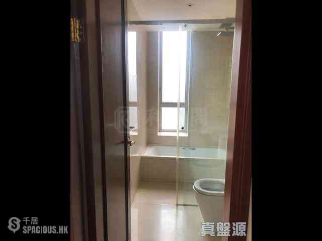 Wan Chai - The Avenue Phase 2 Block 2 07