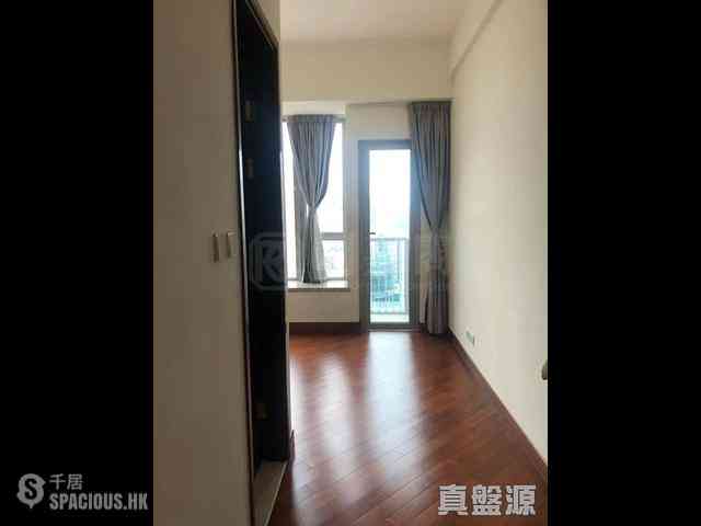 Wan Chai - The Avenue Phase 2 Block 2 08