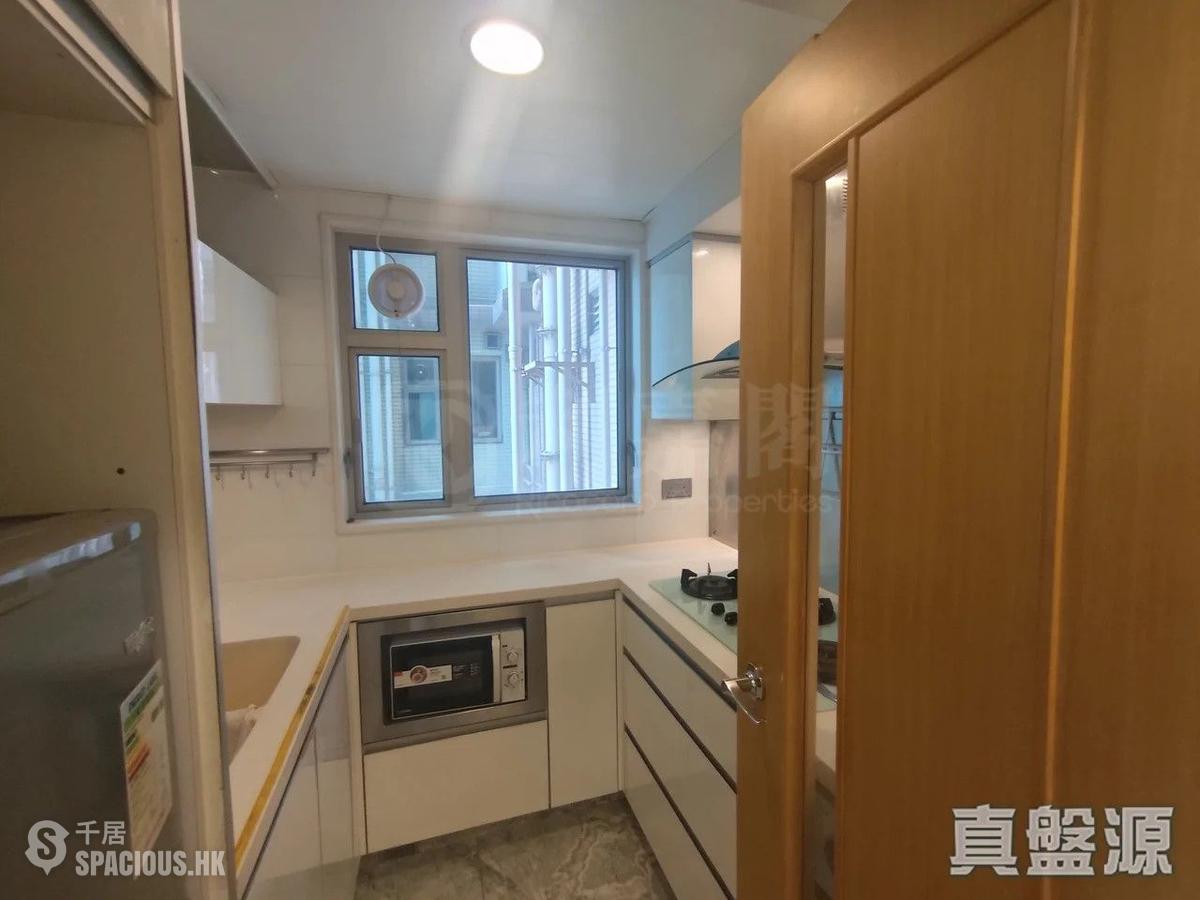 Tai Kok Tsui - Harbour Green Tower 6 01