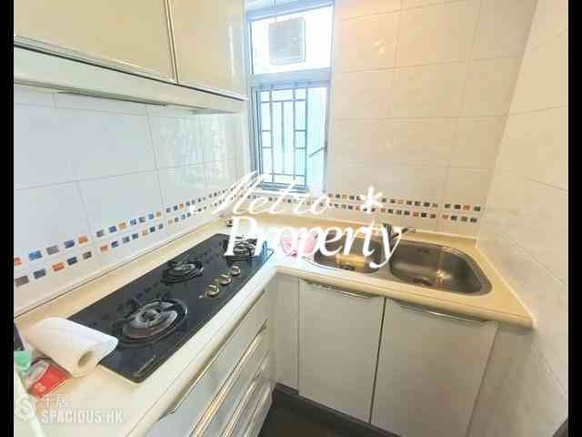 Kennedy Town - The Merton Tower 3 04